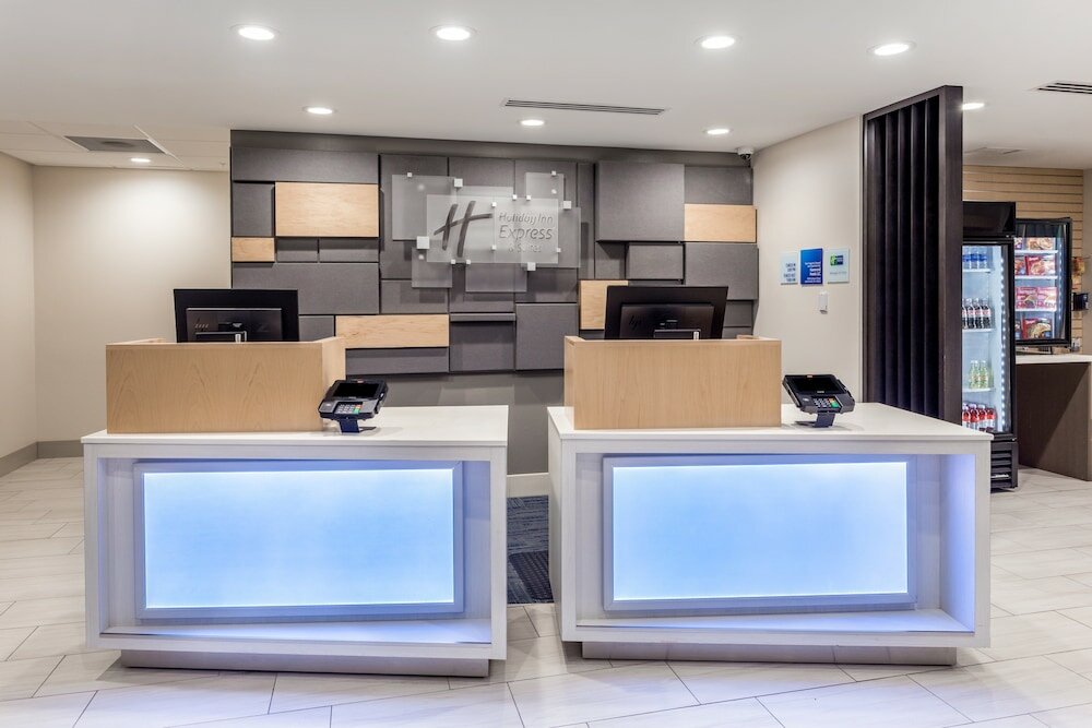 Фото Holiday Inn Express & Suites Hammond, an Ihg Hotel