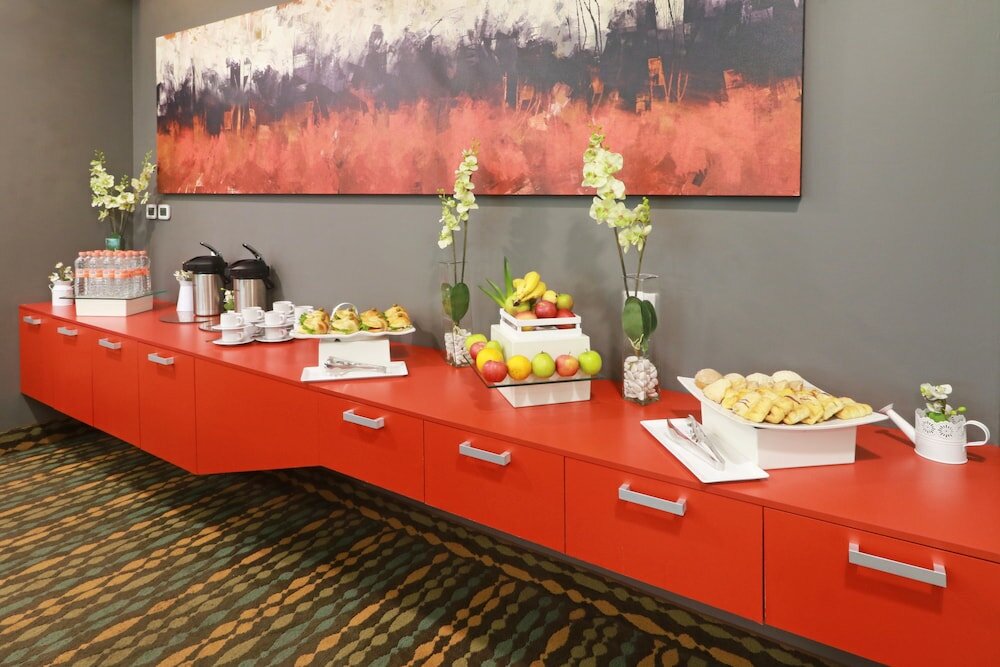 Фото Wyndham Garden Guadalajara Acueducto