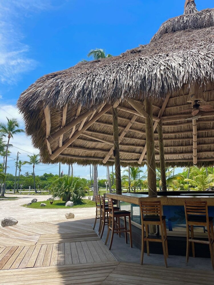 Фото Coconut Cove Resort and Marina