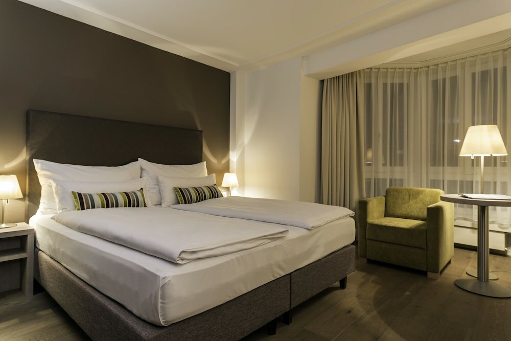 Фото Platzhirsch Zürich- Downtown Boutique Hotel & Sushi Lounge