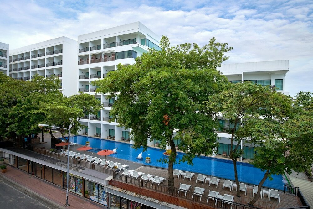 Фото Cosy Beach Hotel