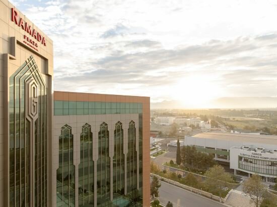 Фото Ramada Plaza by Wyndham Gence