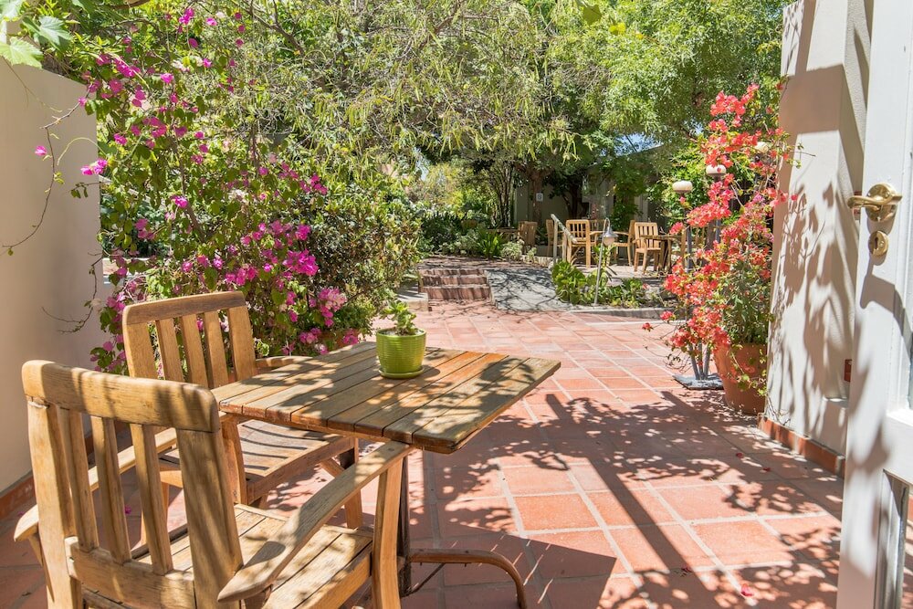 Фото Montagu Country Hotel