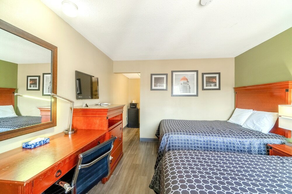 Фото Deluxe Inn & Suites By OYO Miami OK