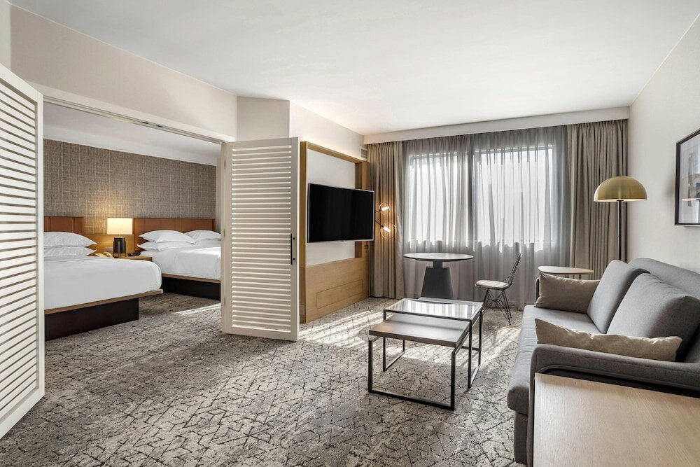 Фото Sheraton Suites Wilmington Downtown