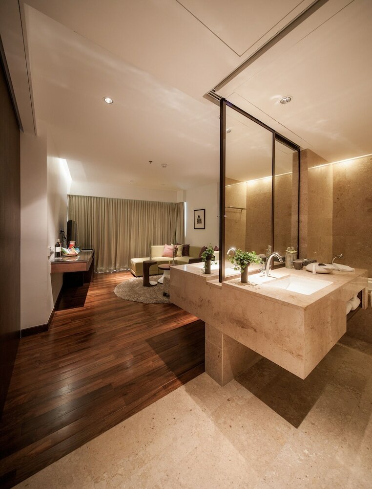 Фото Lit Bangkok Hotel