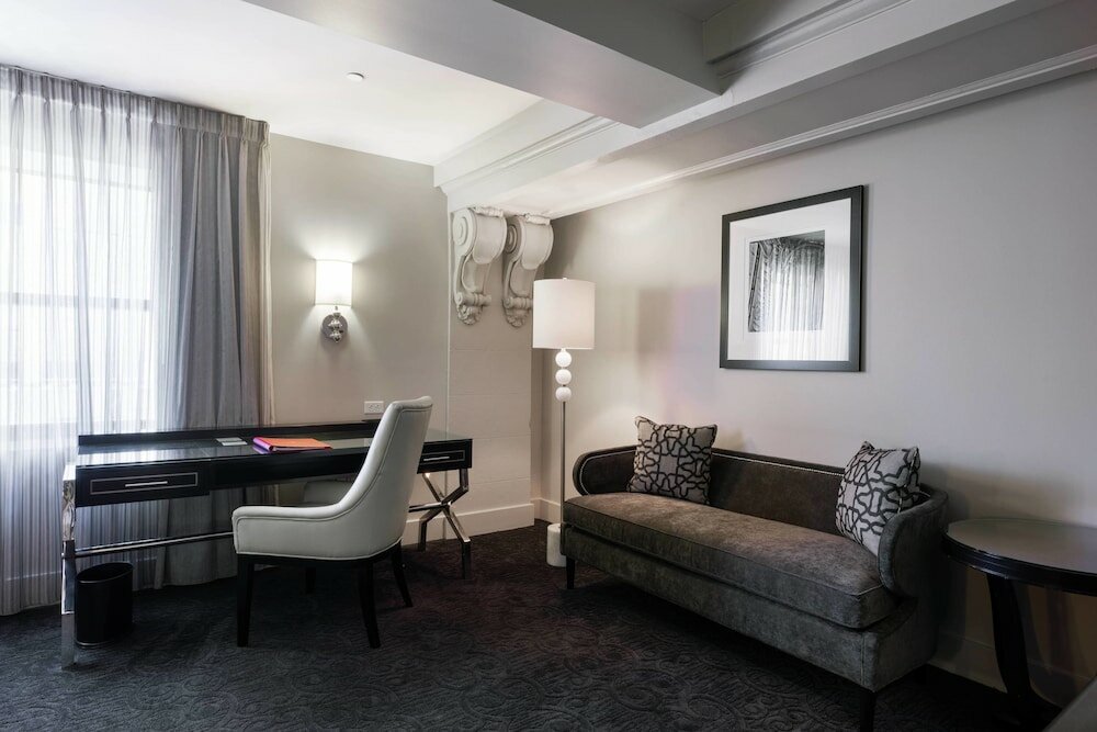 Фото Ambassador Hotel Kansas City, Autograph Collection