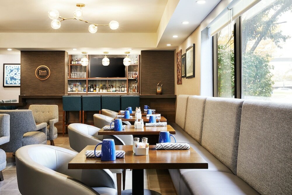 Фото Four Points by Sheraton Chicago Westchester/Oak Brook