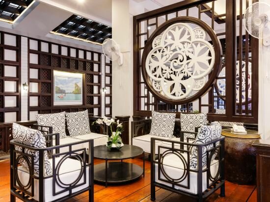 Фото Days Inn by Wyndham Patong Beach Phuket