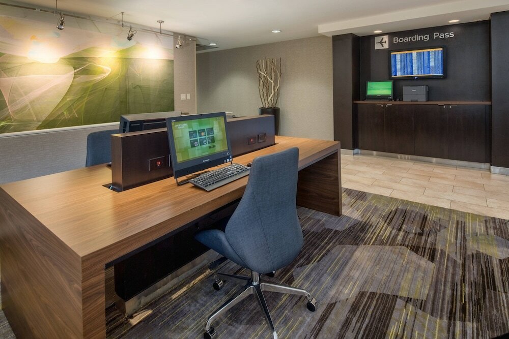 Фото Courtyard by Marriott Seattle Southcenter