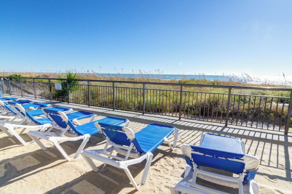 Фото Captain's Quarters Resort