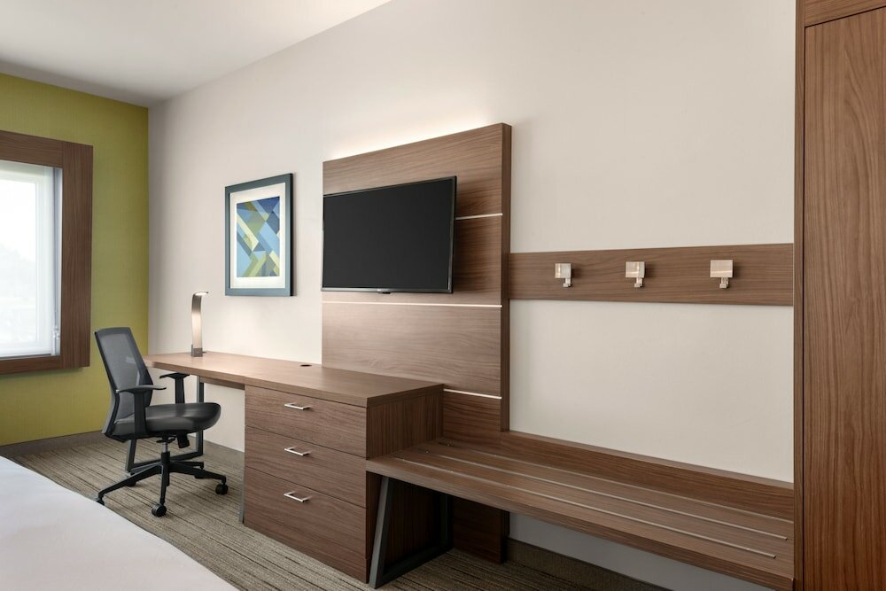 Фото Holiday Inn Express & Suites West Des Moines - Jordan Creek, an Ihg Hotel