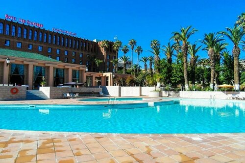Гостиница Hotel Les Zianides в Тлемсене