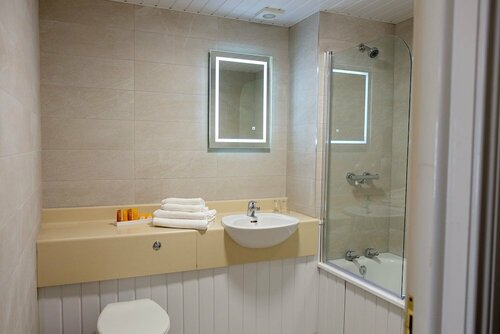 Гостиница Charlemont Arms Hotel в Арме
