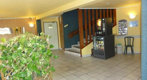 Гостиница Symp'hotel в Ла-Туре-дю-Пене