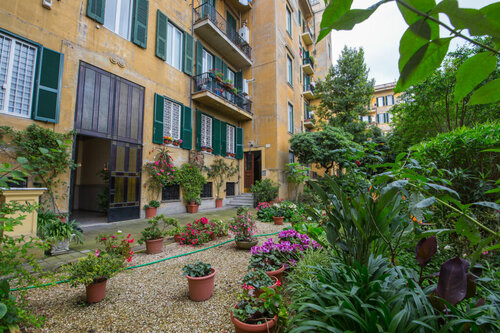 Urban Pine B&b, hotel, Rome, Via la Spezia, 37 — Yandex Maps