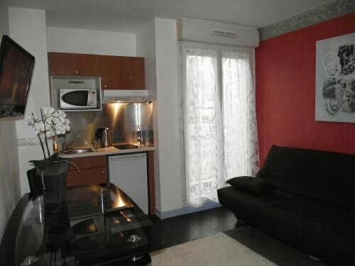 Гостиница City Residence Chelles в Шеле