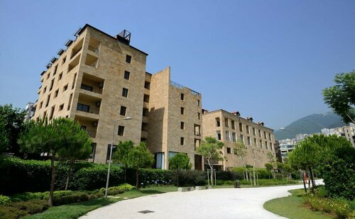 Гостиница Reston Hotel в Джунии