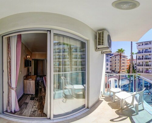 Гостиница Arsi Enfi City Beach в Джумхуриете