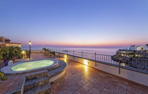 Гостиница Nettuno Hotel di Charme Ischia в Кампании