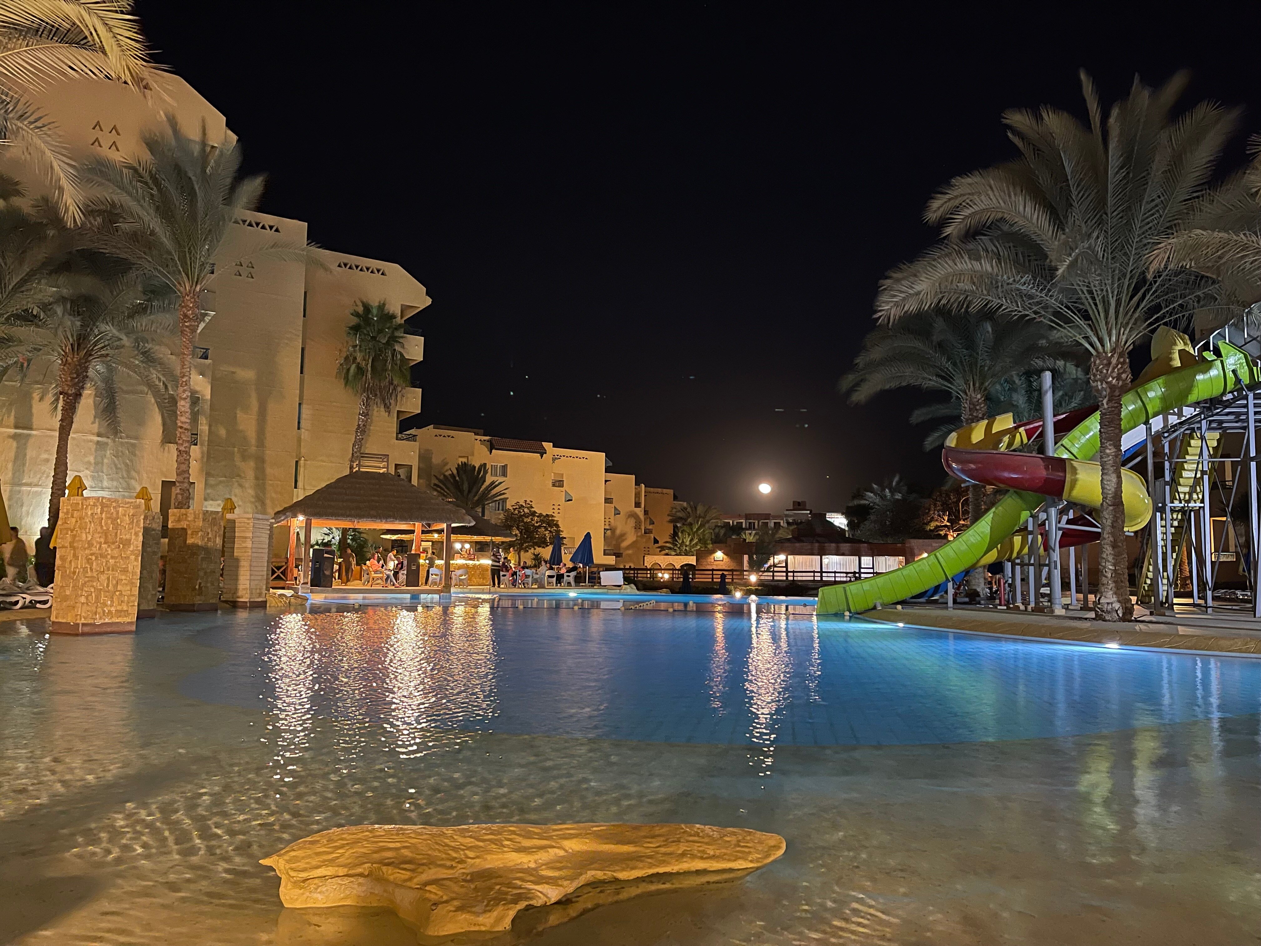 Фото Eagles Downtown Zahabia & Beach Resort