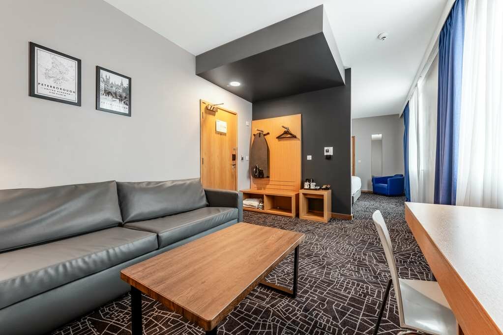 Фото Park Inn by Radisson Peterborough