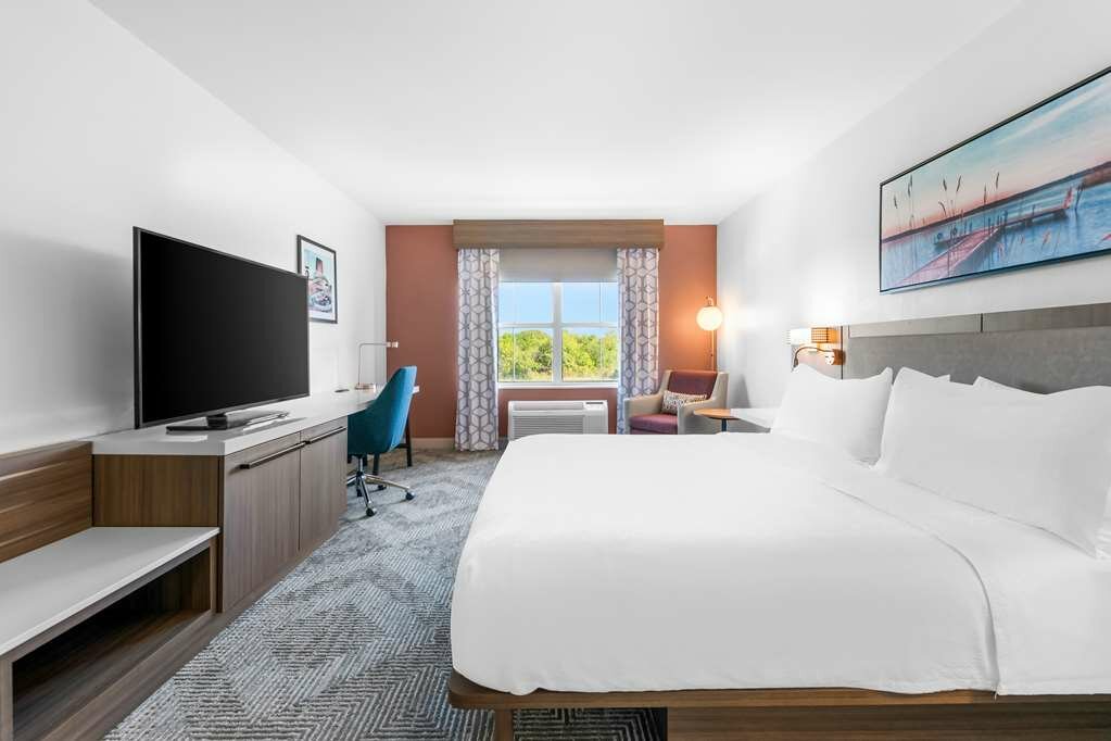 Фото Hilton Garden Inn Suffolk Riverfront