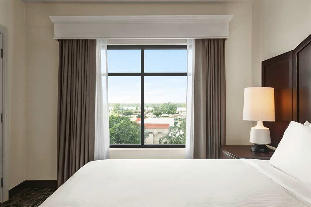 Фото Embassy Suites by Hilton Orlando Lake Buena Vista South