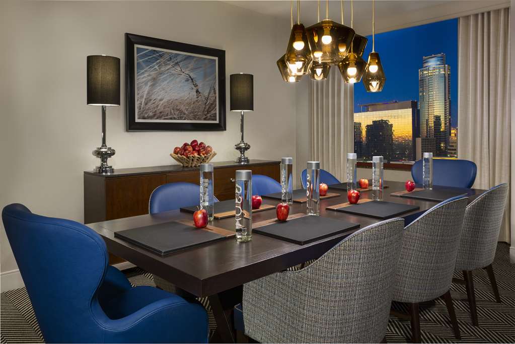 Фото Hilton Austin