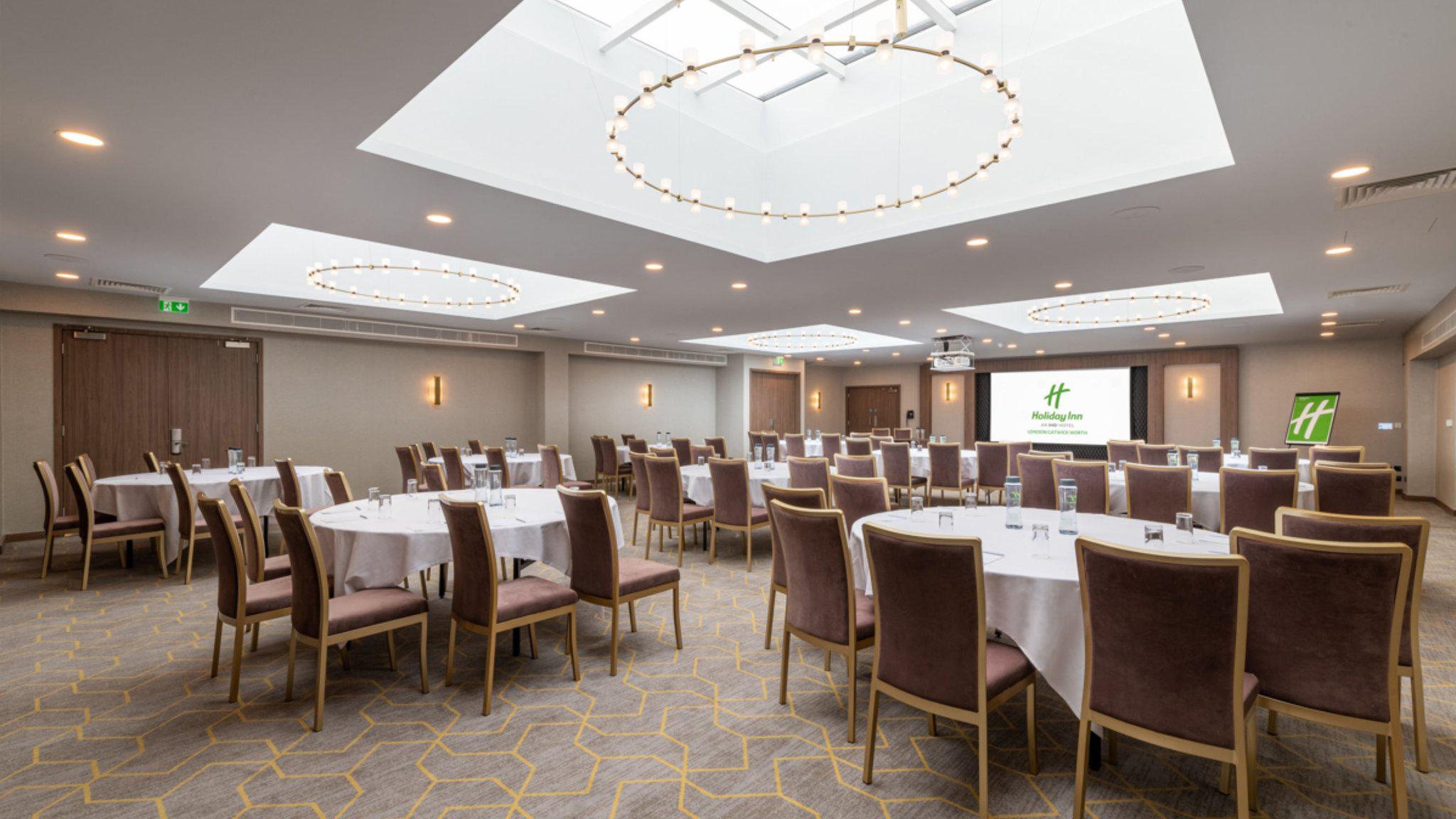 Фото Holiday Inn London Gatwick Worth
