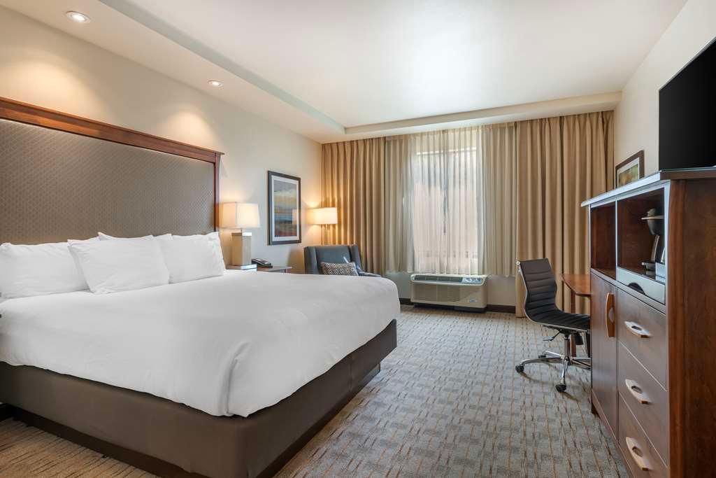 Фото Best Western Premier Boulder Falls Inn