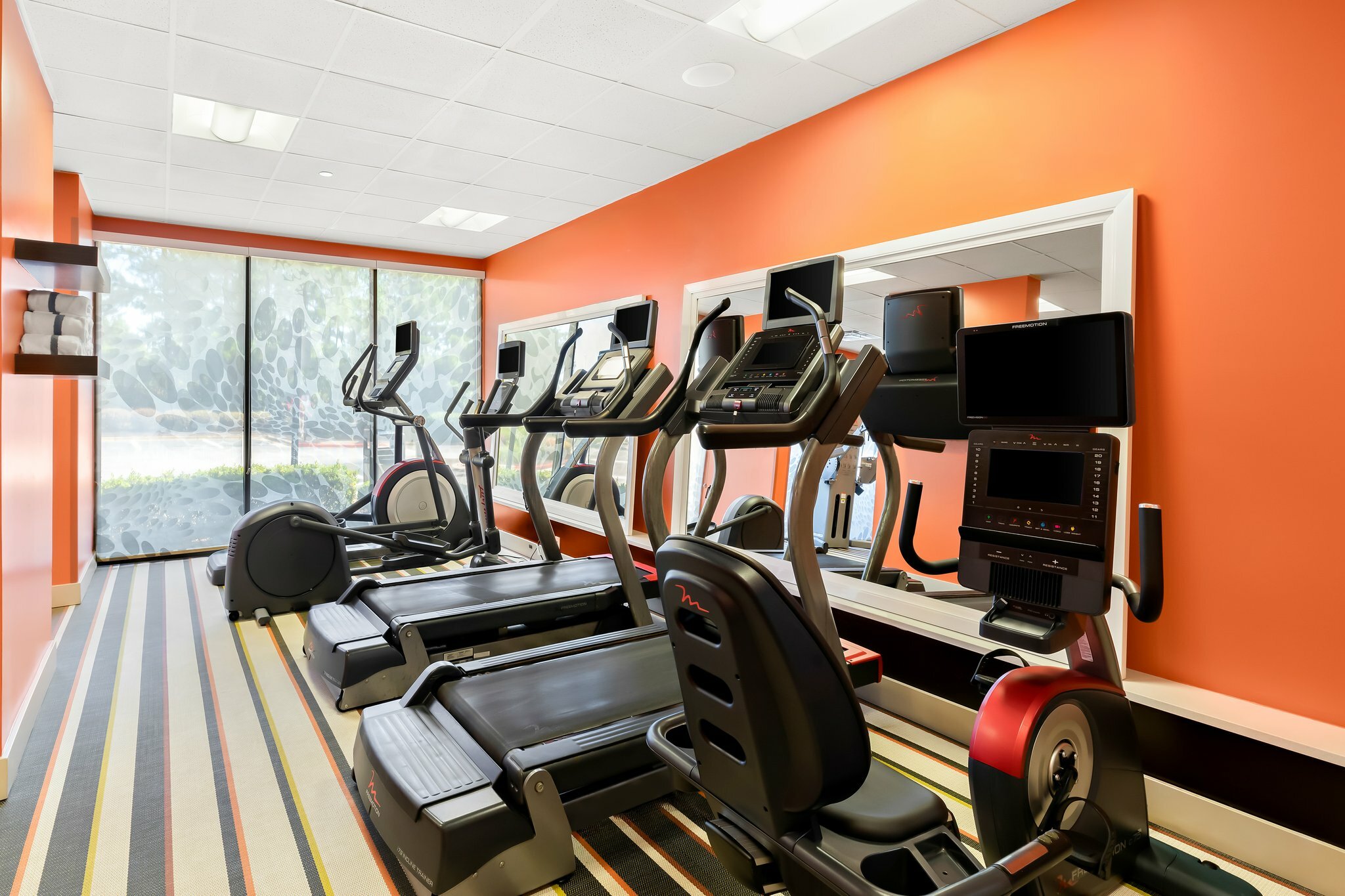 Фото Holiday Inn Express Atlanta Galleria - Ballpark Area, an Ihg Hotel
