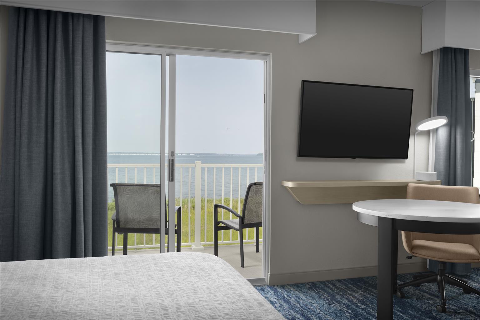 Фото Hampton Inn & Suites Ocean City/Bayfront-Convention Center