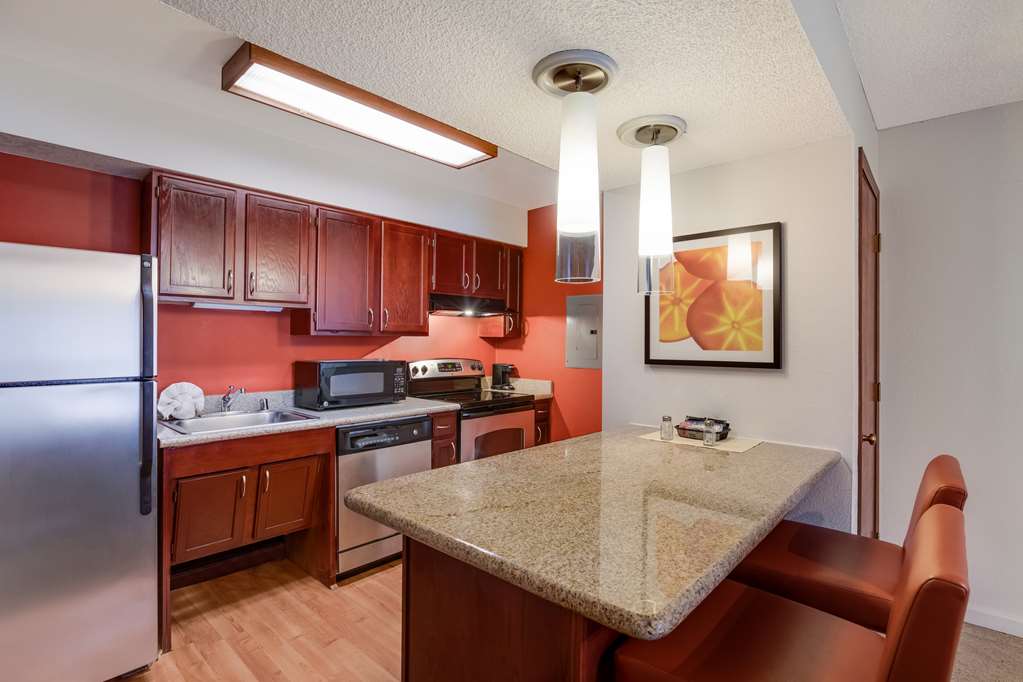 Фото SenS Suites Livermore, SureStay Collection by Best Western
