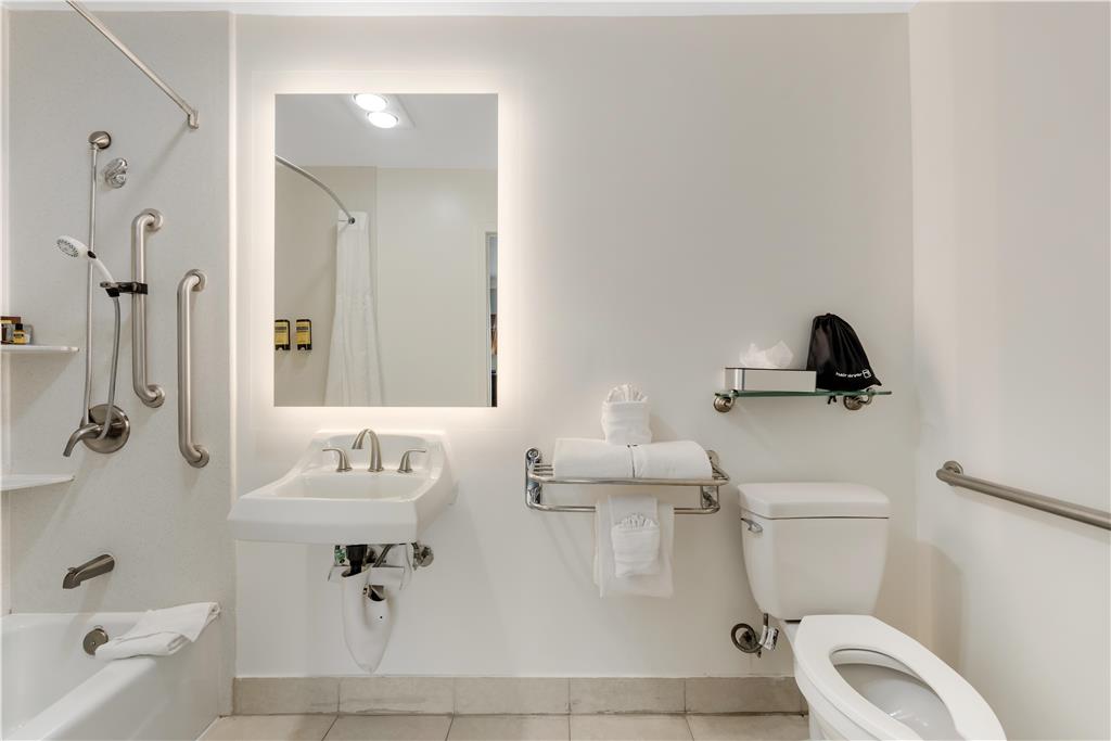 Фото Best Western Plus La Mid Town Hotel