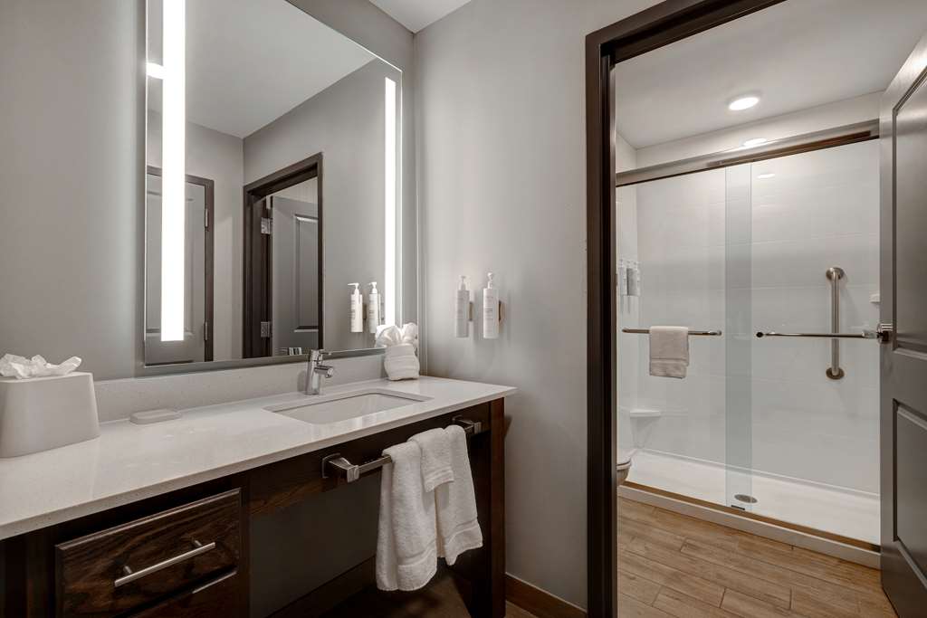 Фото Homewood Suites by Hilton Oak Creek Milwaukee