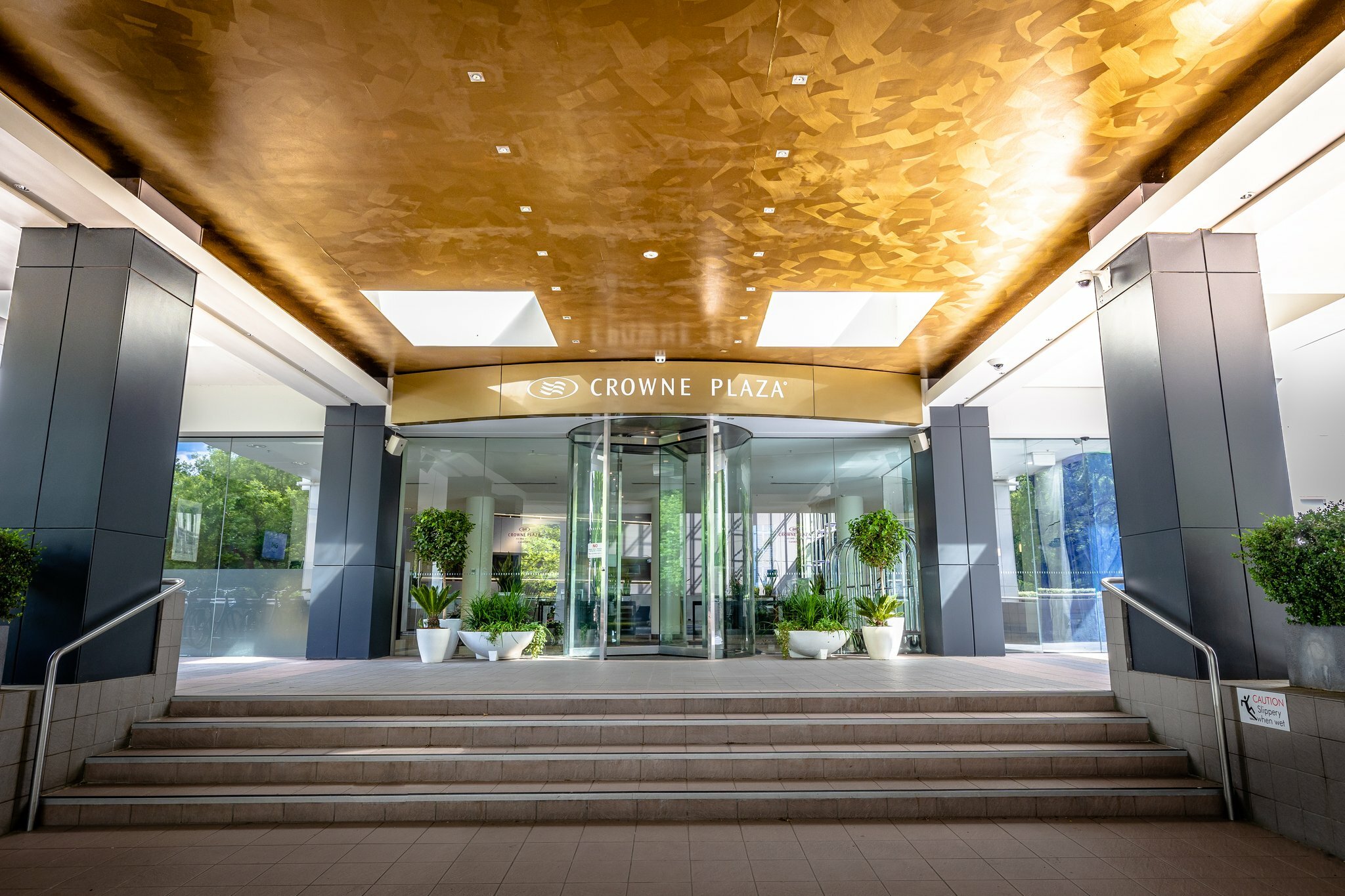 Фото Crowne Plaza Canberra