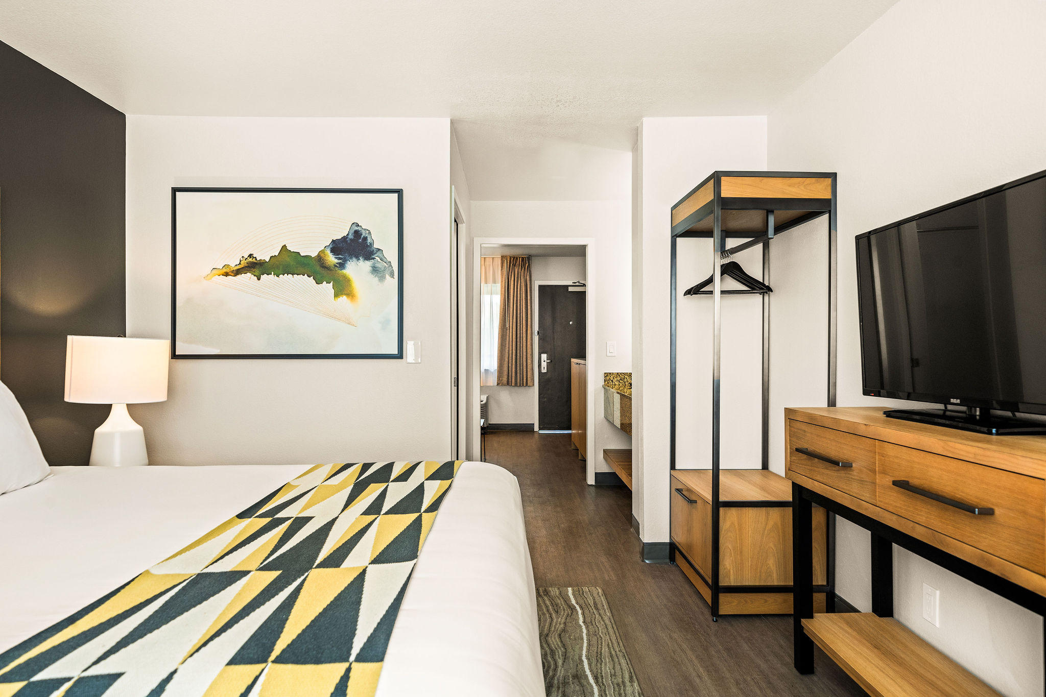 Фото Oxford Suites Redding