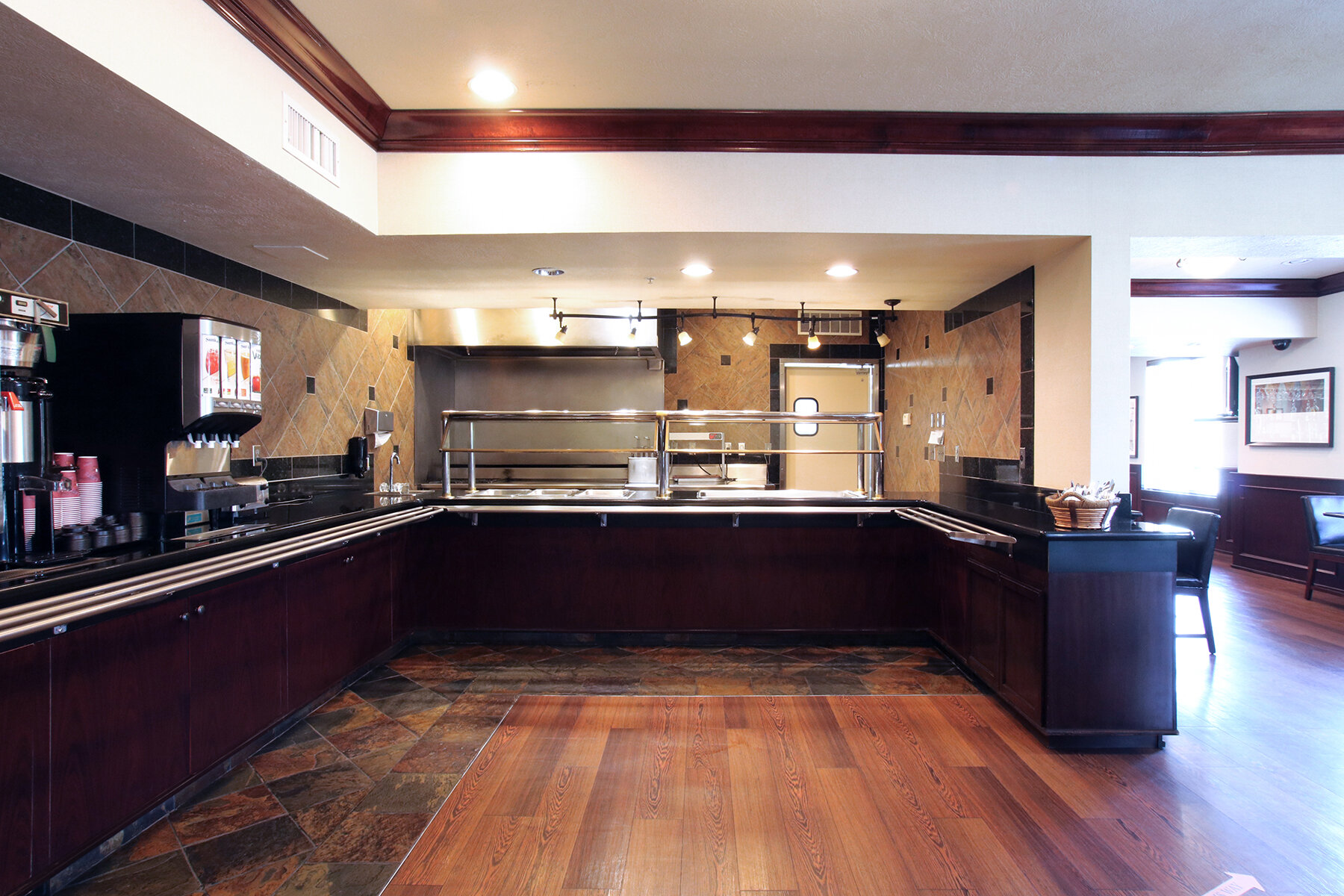 Фото Oxford Suites Spokane Valley
