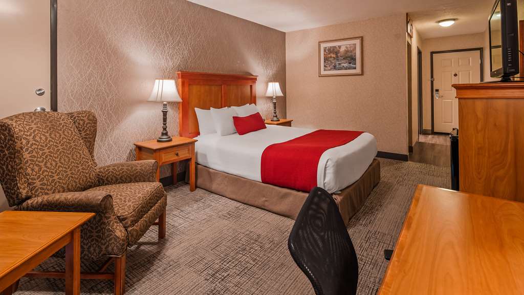 Фото Best Western Plus Rivershore Hotel