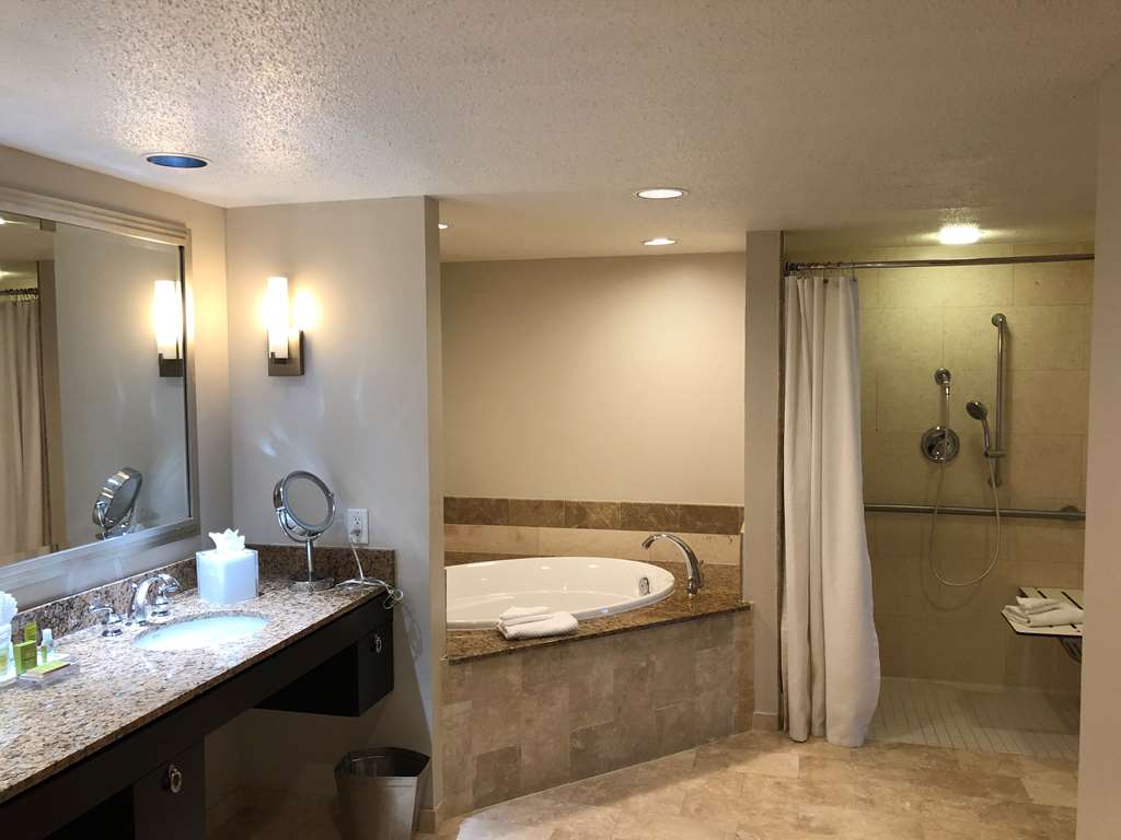 Фото Hilton Houston Post Oak by The Galleria