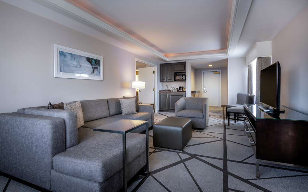 Фото DoubleTree by Hilton Los Angeles - Norwalk