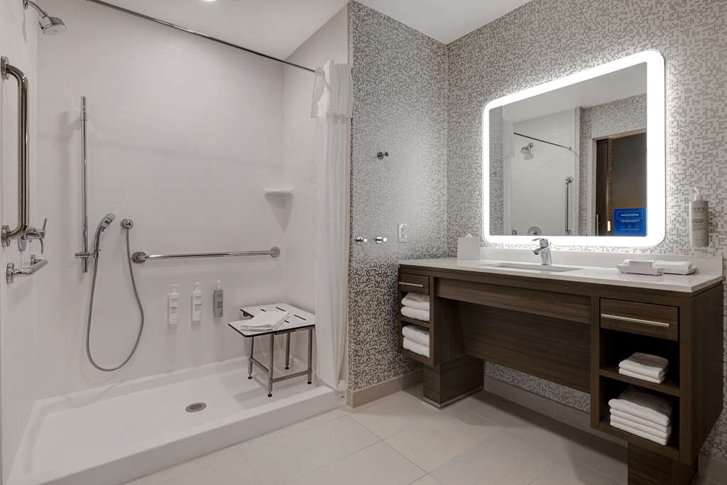 Фото Home2 Suites by Hilton Redding