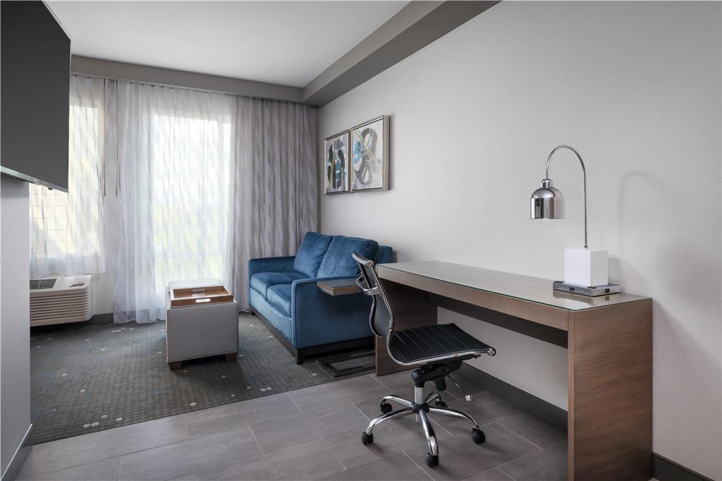 Фото Best Western Premier Hotel at Fisher's Landing