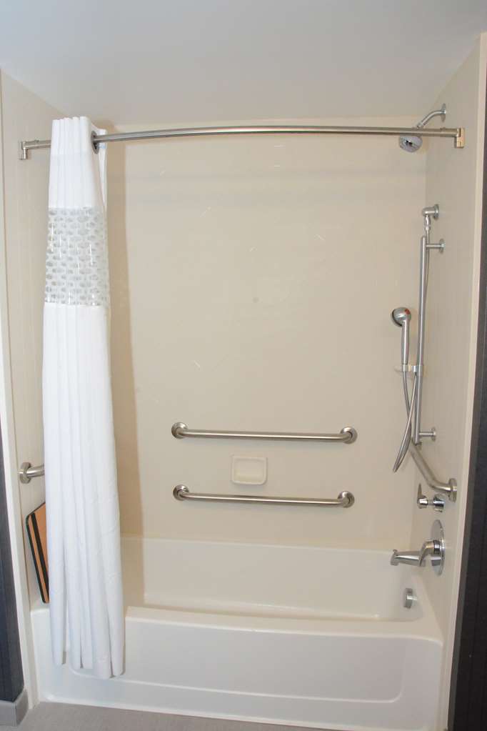 Фото Hampton Inn & Suites Albany At Albany Mall