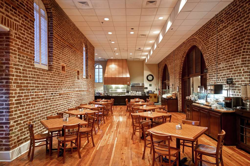 Фото Embassy Suites by Hilton Charleston Historic District