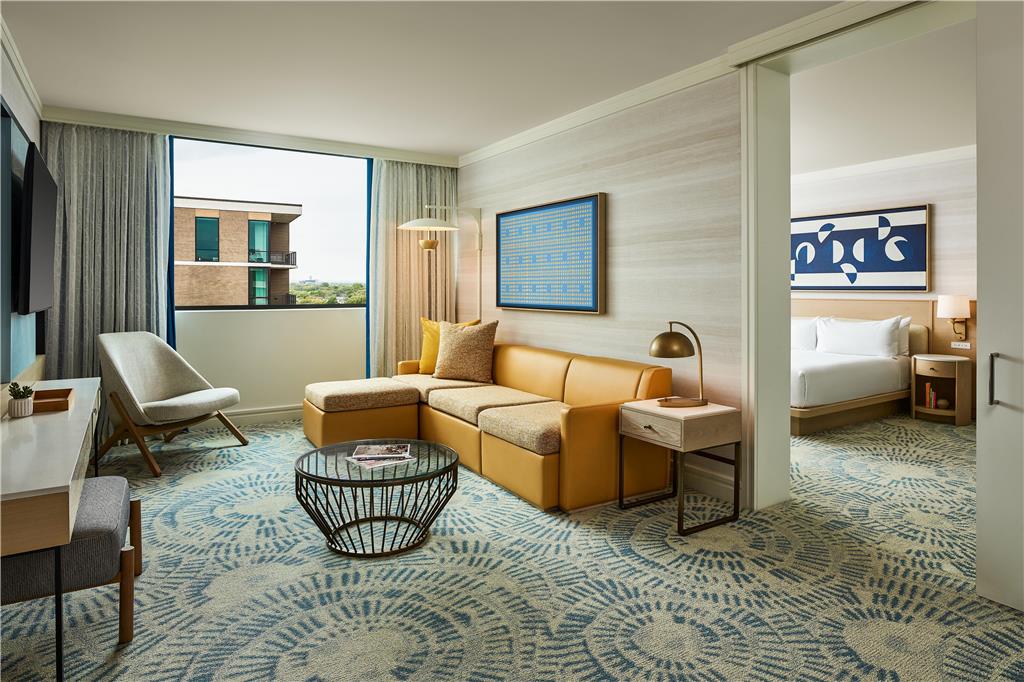 Фото The Highland Dallas, Curio Collection by Hilton