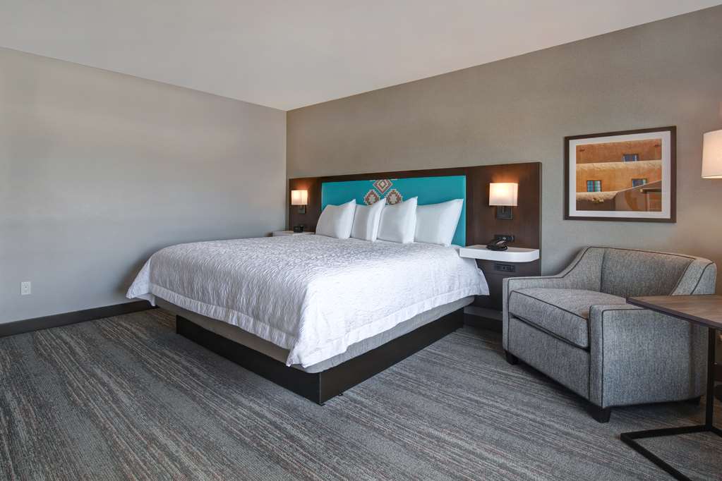 Фото Hampton Inn Santa Fe South
