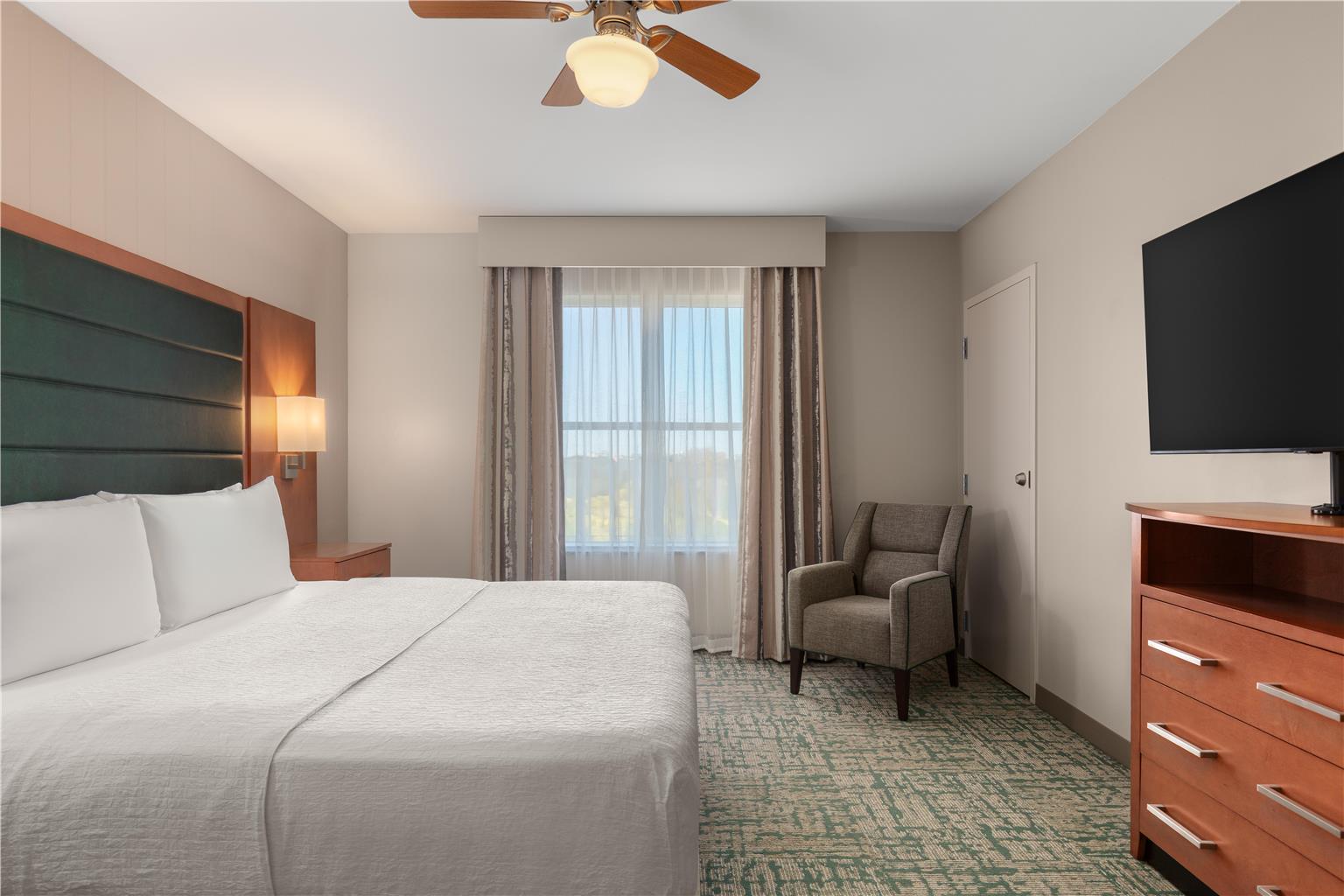 Фото Homewood Suites by Hilton TechRidge Parmer @ I-35