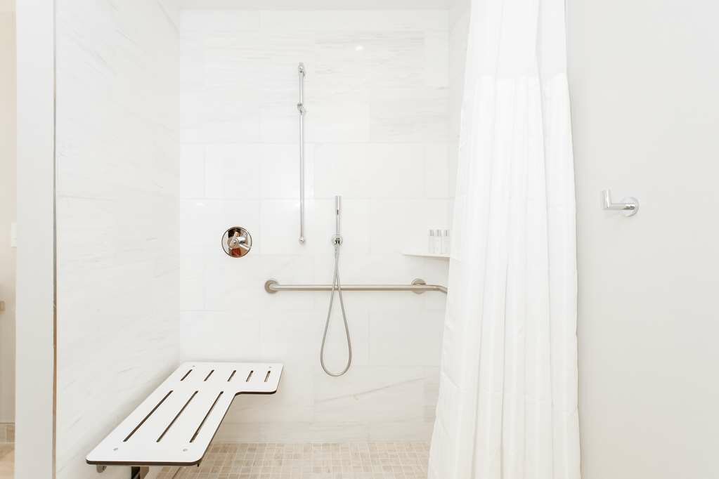 Фото Hall Arts Hotel Dallas, Curio Collection by Hilton